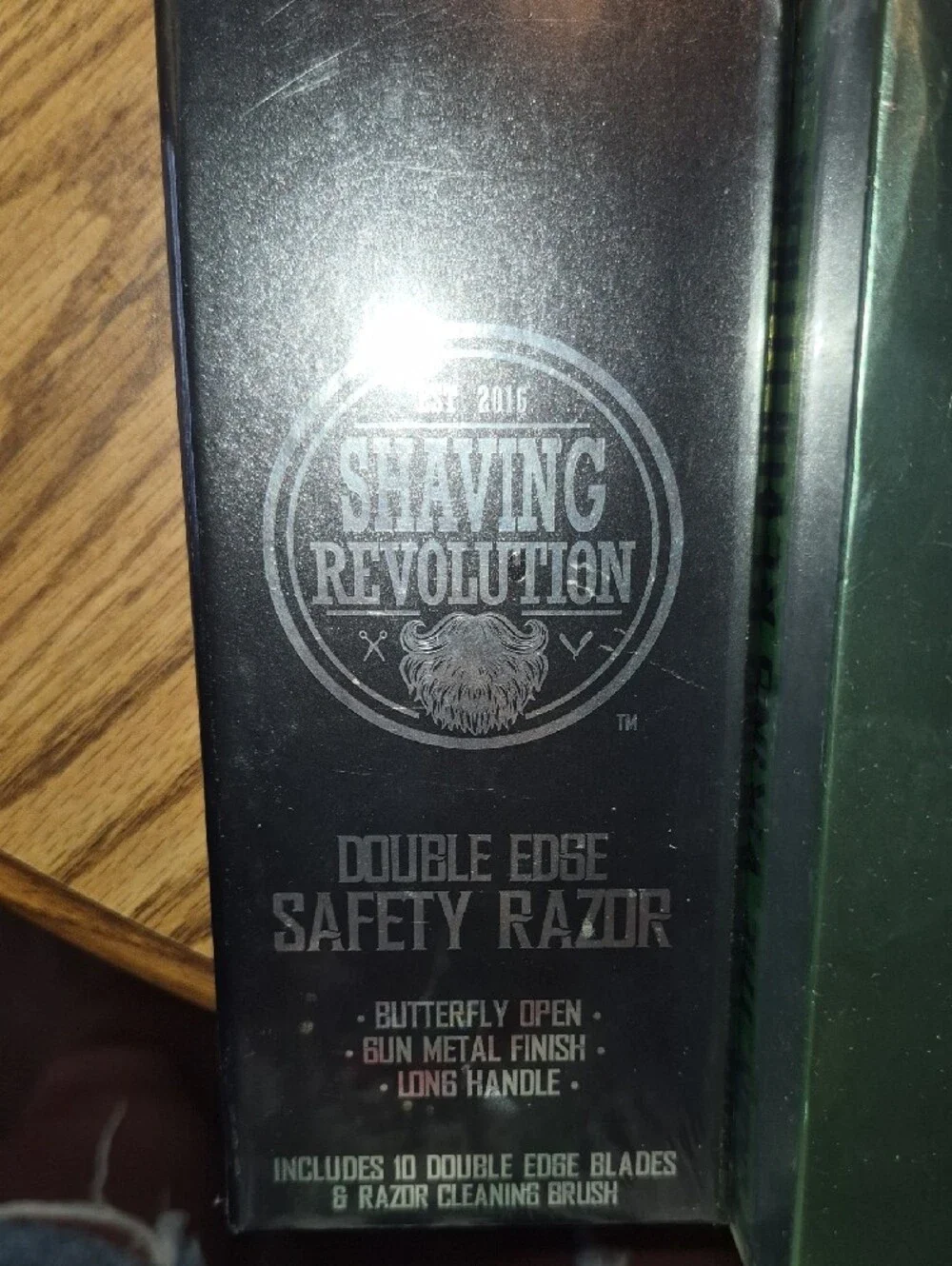 Viking Revolution Shaving Revolution Double Edge Safety Razor Green Tea Wash Nwt
